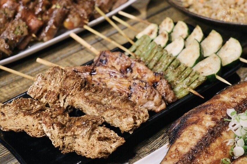 台中北區|平價串燒居酒屋推薦!炭香十足、多樣選擇、串串美味|
