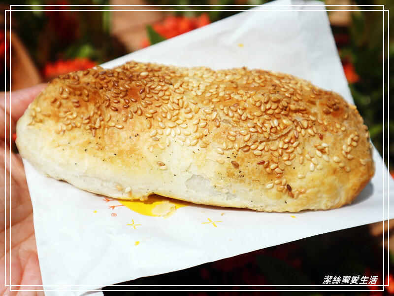 三赫燒餅-台南永康/狂掉芝麻~招牌老麵蔥燒餅必點!大排長龍也甘願等待