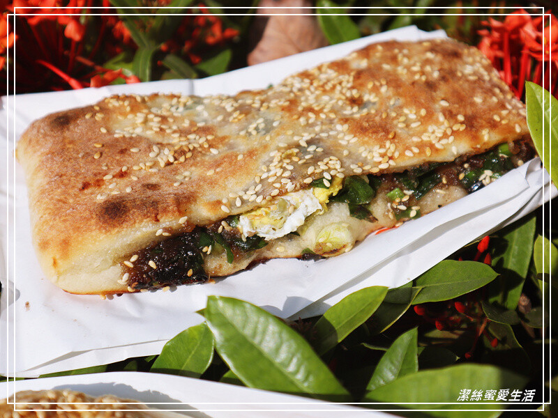 三赫燒餅-台南永康/狂掉芝麻~招牌老麵蔥燒餅必點!大排長龍也甘願等待