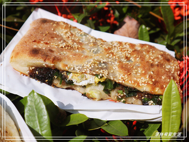 三赫燒餅-台南永康/狂掉芝麻~招牌老麵蔥燒餅必點!大排長龍也甘願等待