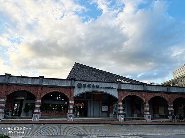 宜蘭縣頭城鎮【宜蘭。頭城】宜蘭必吃的千層蛋糕 & 一點都不無聊的頭城．Tjuku cafe 啾咕咖啡 & 頭城老街