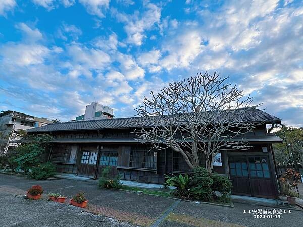 宜蘭縣頭城鎮【宜蘭。頭城】宜蘭必吃的千層蛋糕 & 一點都不無聊的頭城．Tjuku cafe 啾咕咖啡 & 頭城老街