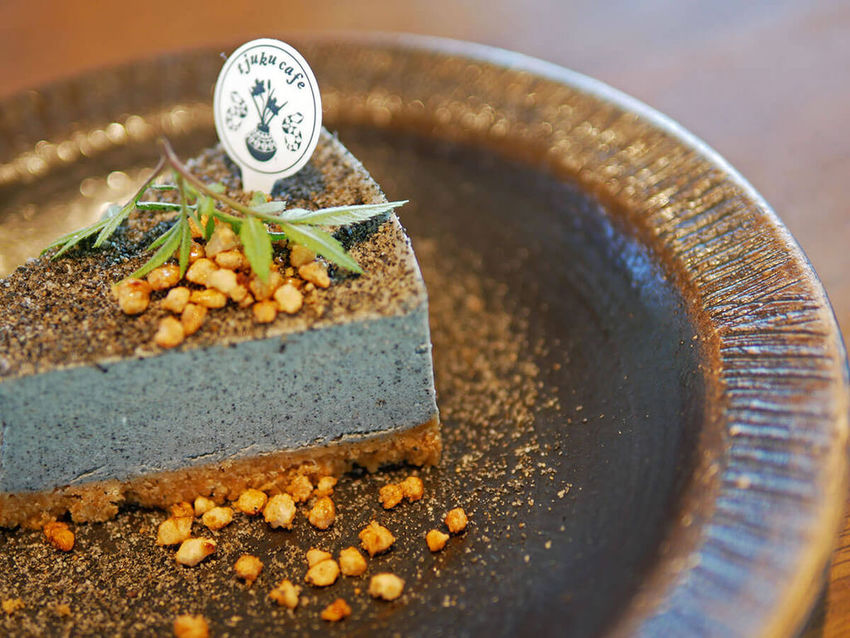 Tjuku cafe 啾咕咖啡_墨玄_黑芝麻生乳酪_120857.JPG