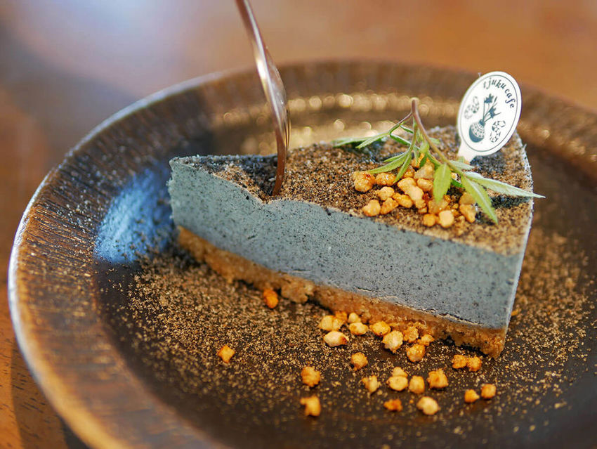 Tjuku cafe 啾咕咖啡_墨玄_黑芝麻生乳酪_120828.JPG