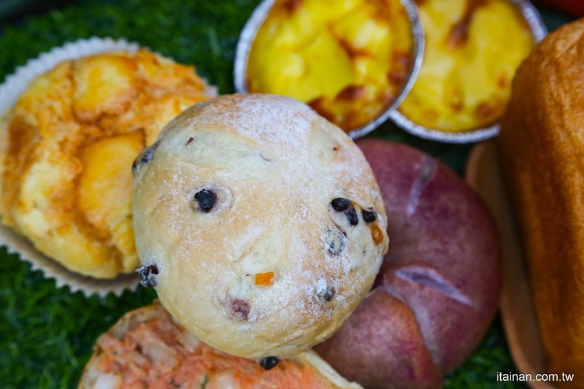 台南麵包烘焙|湖美社區巷弄間的車庫烘焙坊,職人手作烘焙!質感滿分的「V17手感烘焙坊」 - 台南好Food遊