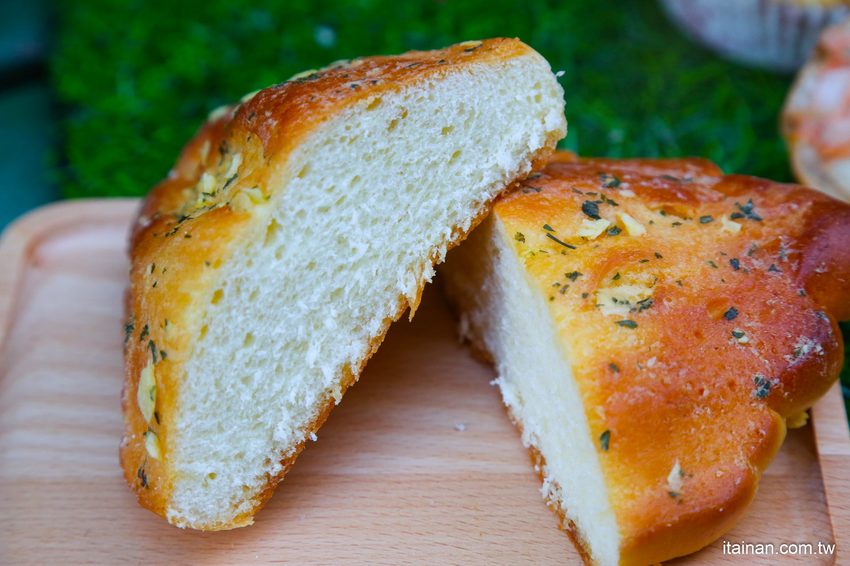 台南麵包烘焙|湖美社區巷弄間的車庫烘焙坊,職人手作烘焙!質感滿分的「V17手感烘焙坊」 - 台南好Food遊