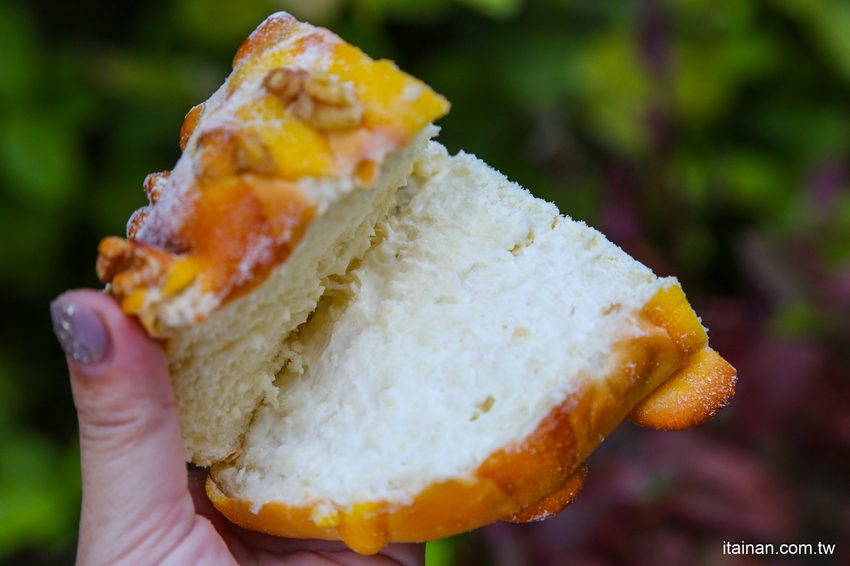 台南麵包烘焙|湖美社區巷弄間的車庫烘焙坊,職人手作烘焙!質感滿分的「V17手感烘焙坊」 - 台南好Food遊