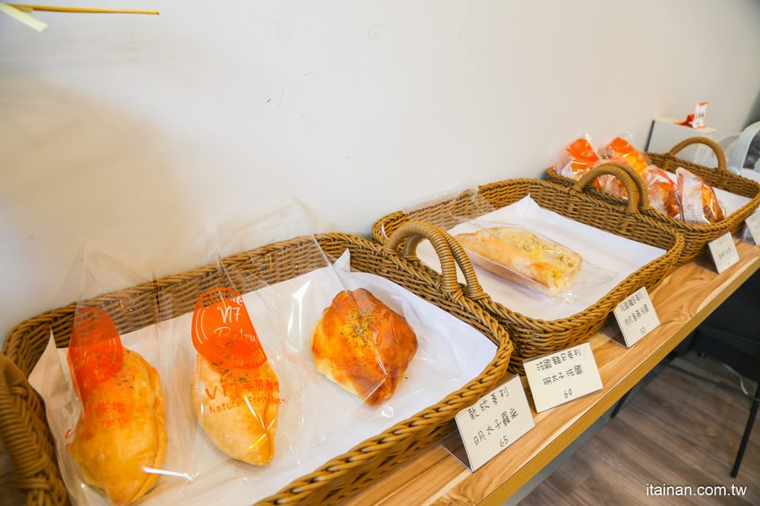 台南麵包烘焙|湖美社區巷弄間的車庫烘焙坊,職人手作烘焙!質感滿分的「V17手感烘焙坊」 - 台南好Food遊