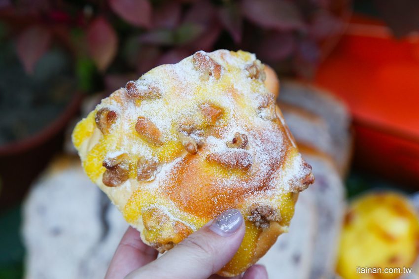 台南麵包烘焙|湖美社區巷弄間的車庫烘焙坊,職人手作烘焙!質感滿分的「V17手感烘焙坊」 - 台南好Food遊