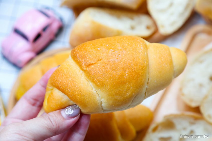 台南麵包烘焙|湖美社區巷弄間的車庫烘焙坊,職人手作烘焙!質感滿分的「V17手感烘焙坊」 - 台南好Food遊