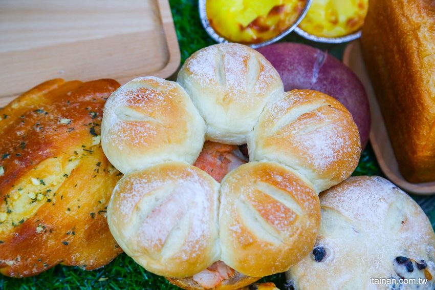 台南麵包烘焙|湖美社區巷弄間的車庫烘焙坊,職人手作烘焙!質感滿分的「V17手感烘焙坊」 - 台南好Food遊