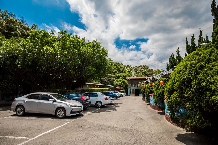 不用去陽明山!龜山虎頭山土雞城必吃隱藏版美食。