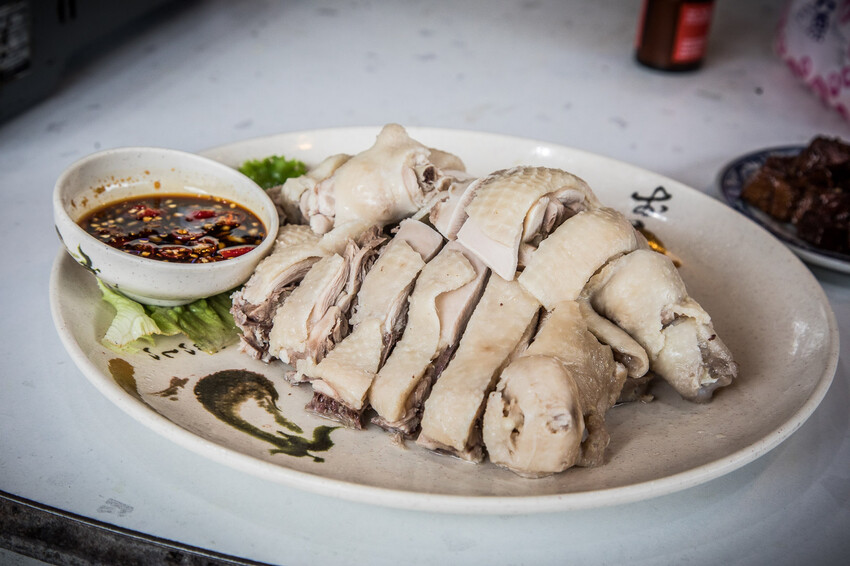 不用去陽明山!龜山虎頭山土雞城必吃隱藏版美食。