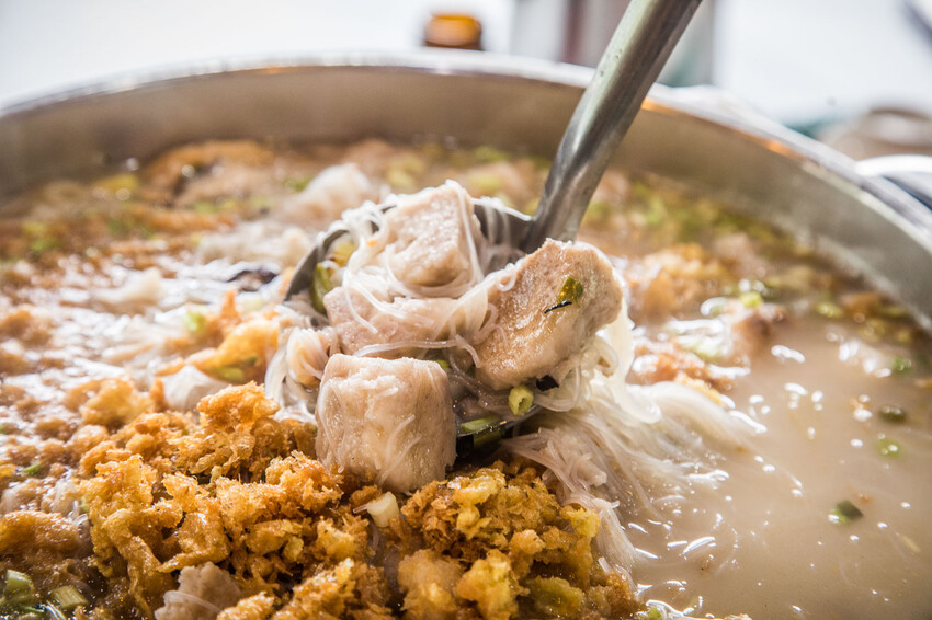 不用去陽明山!龜山虎頭山土雞城必吃隱藏版美食。