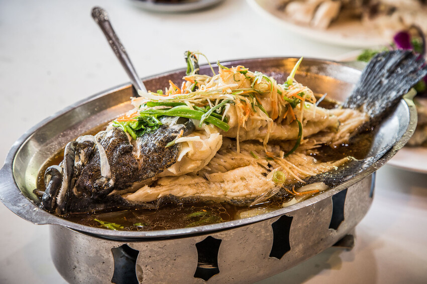 不用去陽明山!龜山虎頭山土雞城必吃隱藏版美食。