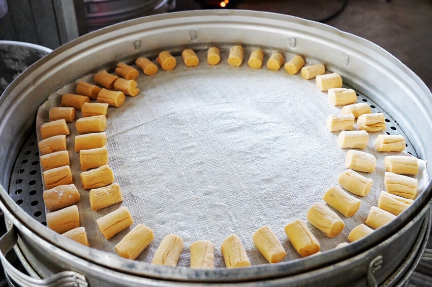 虎頭山土雞城｜2024玻璃屋土雞城！佔地近2000坪！海鮮芋頭米粉鍋超大盆 @艾瑪  吃喝玩樂札記