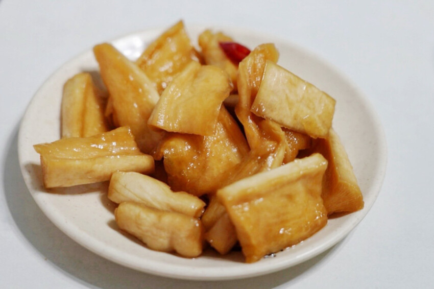 虎頭山土雞城｜2024玻璃屋土雞城！佔地近2000坪！海鮮芋頭米粉鍋超大盆 @艾瑪  吃喝玩樂札記