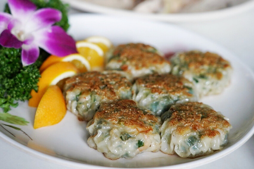 虎頭山土雞城｜2024玻璃屋土雞城！佔地近2000坪！海鮮芋頭米粉鍋超大盆 @艾瑪  吃喝玩樂札記