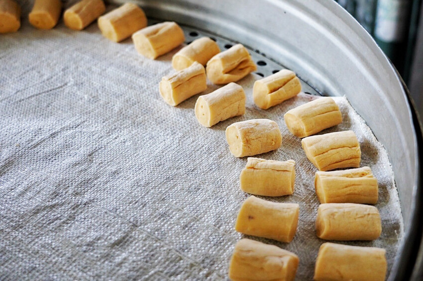 虎頭山土雞城｜2024玻璃屋土雞城！佔地近2000坪！海鮮芋頭米粉鍋超大盆 @艾瑪  吃喝玩樂札記