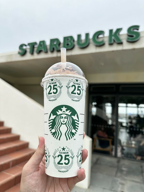 【台灣,連江縣,南竿鄉】全台最北端「星巴克馬祖門市」,坐擁美景與暖氣。(馬祖咖啡館/咖啡館)