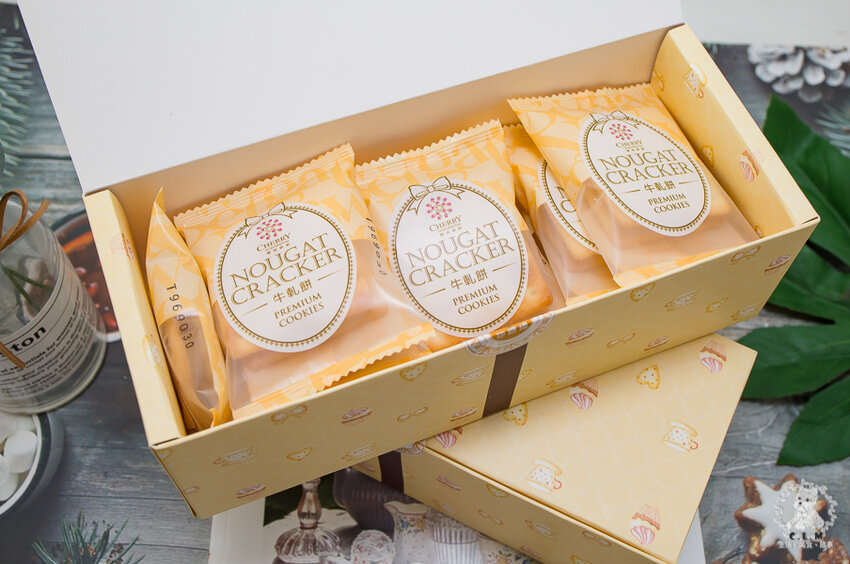 櫻桃爺爺砂糖橘甜心乳佳禮盒|宅配美食食記|牛軋糖遇到砂糖橘甜心,並透過蘇打餅讓兩緊緊結合,三人蹦出獨特好滋味,特色餅乾推薦 - 卡爾茗 C.L.M.