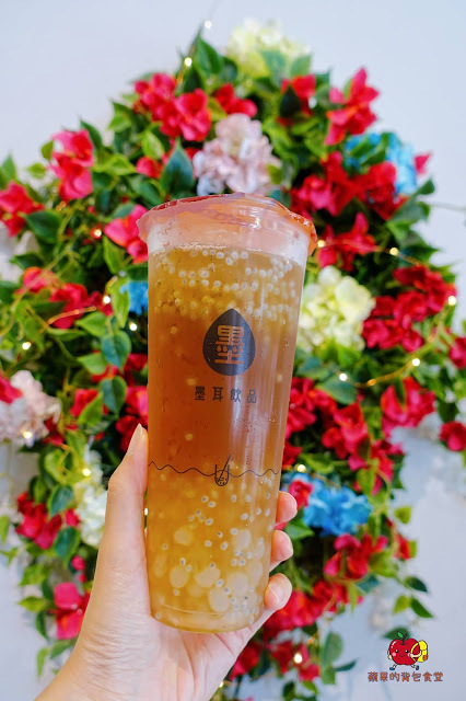 [食記] 新竹東區-墨耳木耳飲品｜新竹店  木耳檸檬新鮮健康 蘆薈羅勒籽寒天晶球口感三重奏 有果肉的多多百香 珍珠紅茶拿鐵香醇軟Q