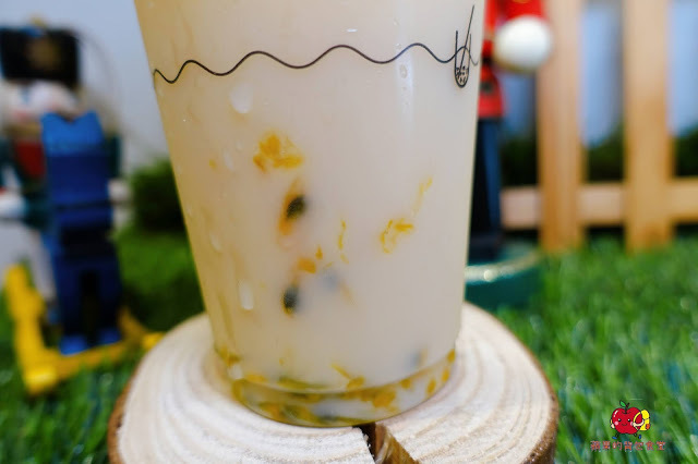 [食記] 新竹東區-墨耳木耳飲品｜新竹店  木耳檸檬新鮮健康 蘆薈羅勒籽寒天晶球口感三重奏 有果肉的多多百香 珍珠紅茶拿鐵香醇軟Q