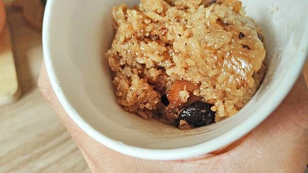 【板橋肉粽】燒肉粽大賣場-1顆肉粽只要40元,還有包肉包香菇哦