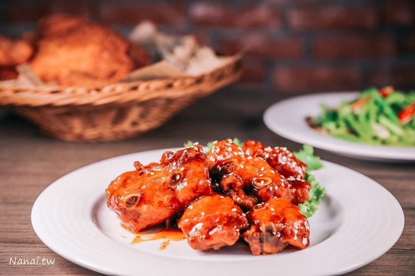 初宴烤魚川菜。愛吃烤魚吃一波，推出不辣版 蛤蜊山豆花烤魚！經典手路菜 芋頭鴨爐,大甲芋頭米粉鍋,金瓜米粉