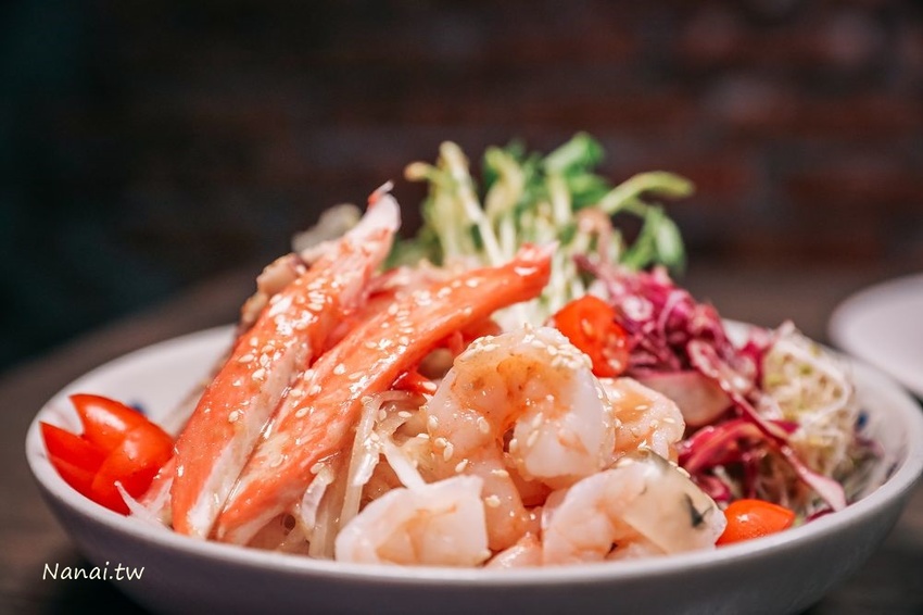 初宴烤魚川菜。愛吃烤魚吃一波，推出不辣版 蛤蜊山豆花烤魚！經典手路菜 芋頭鴨爐,大甲芋頭米粉鍋,金瓜米粉