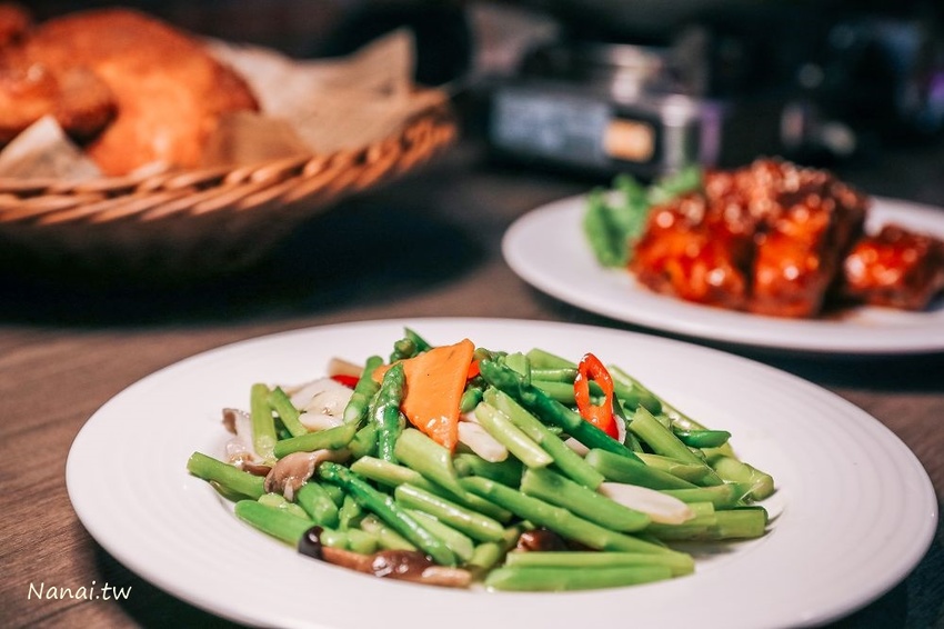 初宴烤魚川菜。愛吃烤魚吃一波，推出不辣版 蛤蜊山豆花烤魚！經典手路菜 芋頭鴨爐,大甲芋頭米粉鍋,金瓜米粉