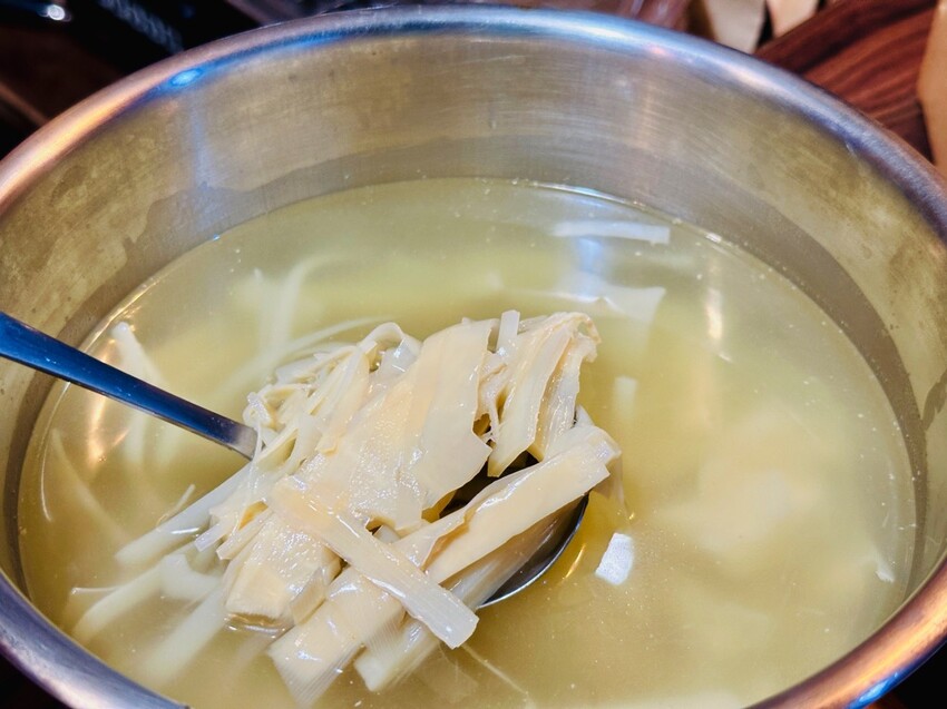 新營阿添鵝肉30年老店外帶超人氣,阿添鵝肉超佛心。