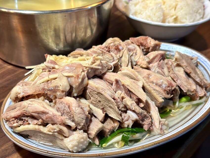 新營阿添鵝肉30年老店外帶超人氣,阿添鵝肉超佛心。