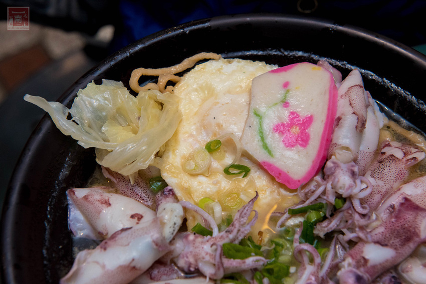 【臺南美食】不退流行的浮誇系美食|放好放滿的海鮮意麵|老闆對於新鮮度和品質要求|冰沙系列必喝~~金三益健康茶飲 - 南人幫