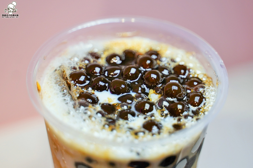 被愛衝昏頭 焦糖布蕾 紅心芭樂 高雄飲品 手搖飲料 創新 網美