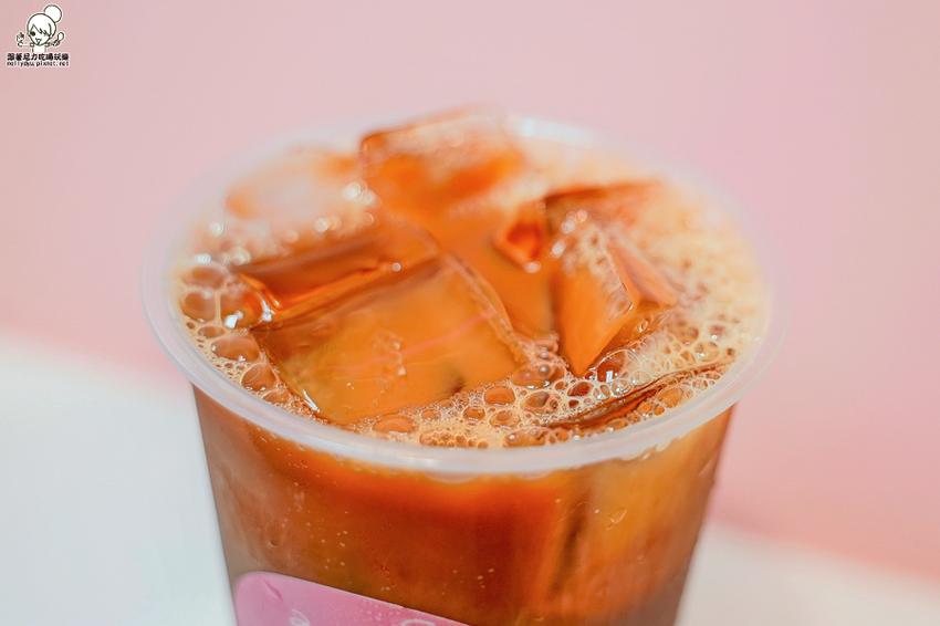 被愛衝昏頭 焦糖布蕾 紅心芭樂 高雄飲品 手搖飲料 創新 網美