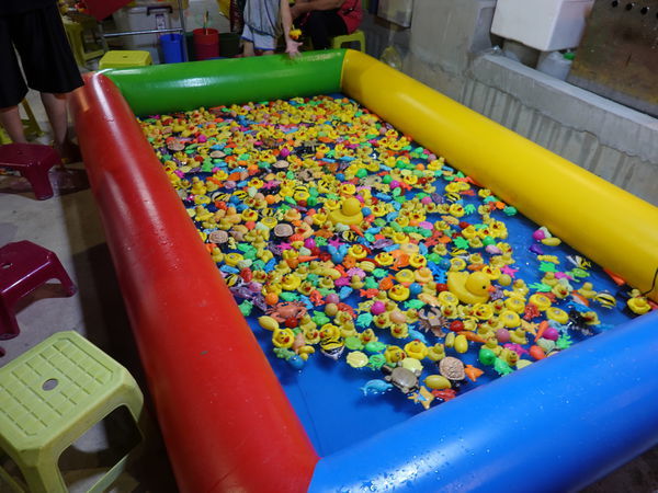 釣假魚假蝦-童話市集 (2).JPG