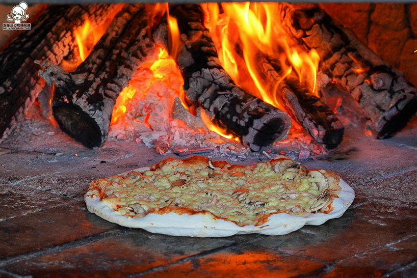 墾丁美食 親子 披薩 手工 窯烤 超人氣 排隊 恆春 旅遊 必吃