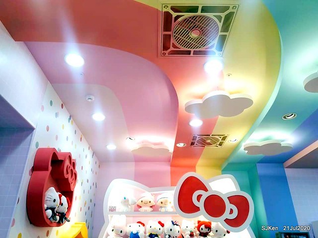 The global first Hello Kitty & 7-11 co-brand convenience store at Taipei, Taiwan, SJKen, Jul 21, 2020