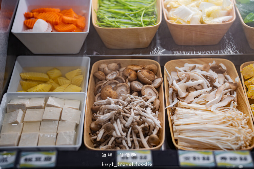 嘉義西區火鍋推薦_火鍋世家嘉義尊爵店,280元起火鍋放題,蔬