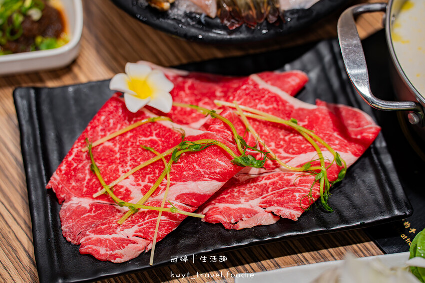 嘉義西區火鍋推薦_火鍋世家嘉義尊爵店,280元起火鍋放題,蔬