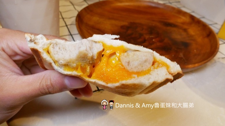 新竹巨城美食︱樂兔洋食行巨城店。超夢幻彩虹熔岩吐司好吃又好拍。不甜膩的黑糖珍珠雲朵吐司。輕食下午茶新選擇(影片)