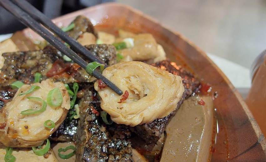 福來芳川辣銷魂飯館。傳統麵食結合港式湯飲及川味麻辣，科博館附近懷舊小餐館 - 蘋果話日常