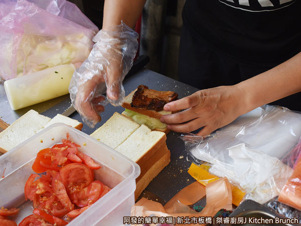 桀睿廚房06-三明治製作中.JPG