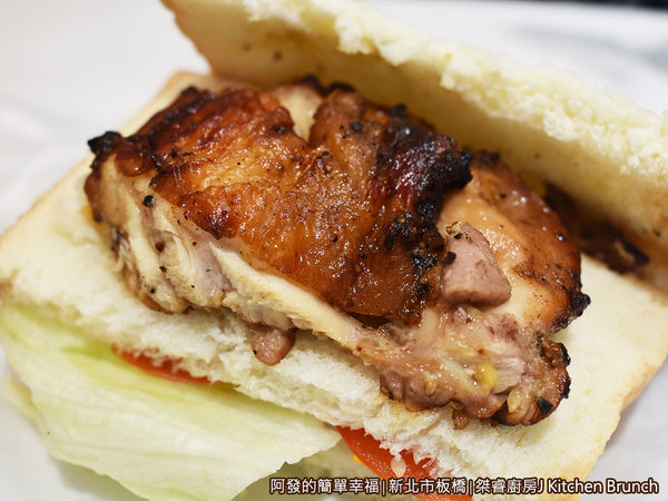 桀睿廚房09-香料燒烤雞腿三明治特寫.JPG