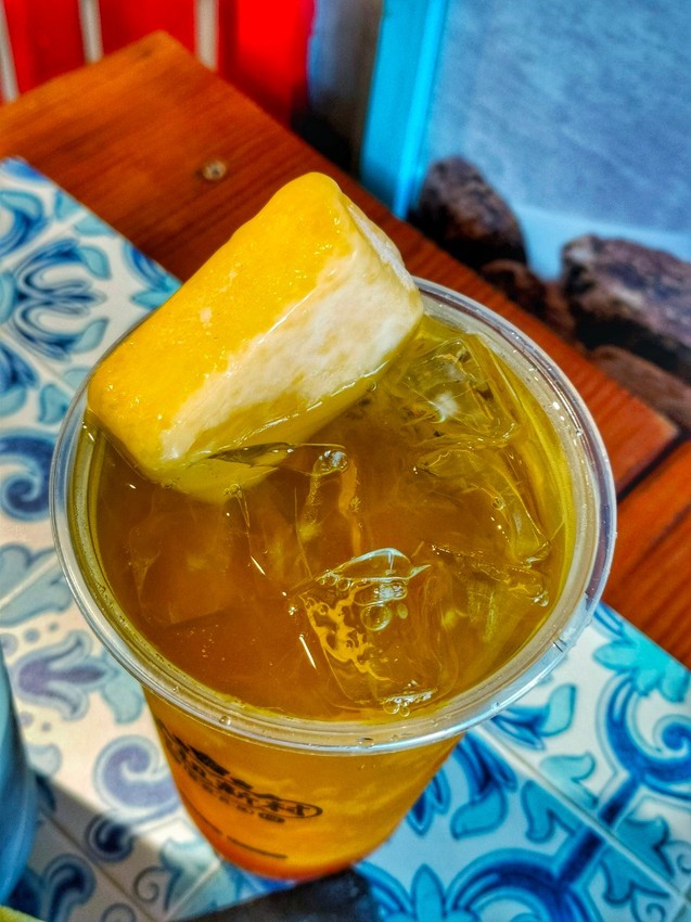 桃園中壢美食-馬祖新村新光影城店-車輪餅裡面有干貝，還有鮑魚跟章魚人，超狂的組合，只有在影城裡才吃的到  （邀約） @民宿女王芽月-美食.旅遊.全台趴趴走