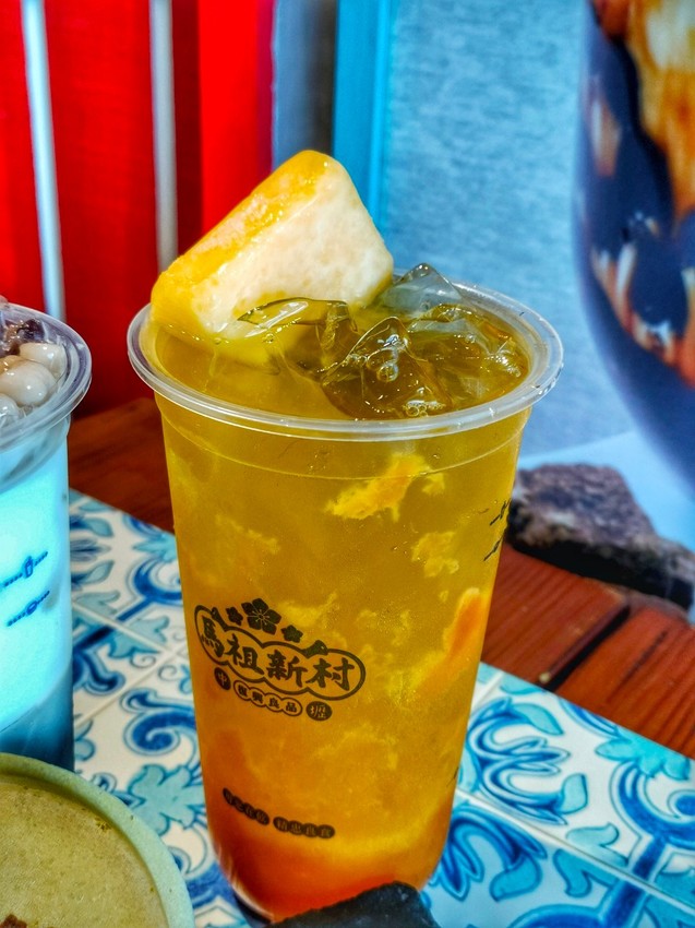 桃園中壢美食-馬祖新村新光影城店-車輪餅裡面有干貝，還有鮑魚跟章魚人，超狂的組合，只有在影城裡才吃的到  （邀約） @民宿女王芽月-美食.旅遊.全台趴趴走