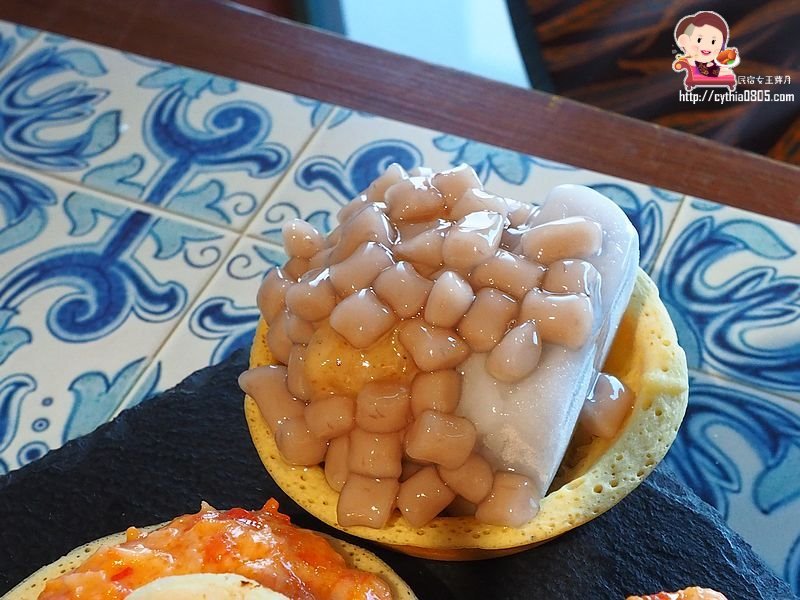 桃園中壢美食-馬祖新村新光影城店-車輪餅裡面有干貝，還有鮑魚跟章魚人，超狂的組合，只有在影城裡才吃的到  （邀約） @民宿女王芽月-美食.旅遊.全台趴趴走