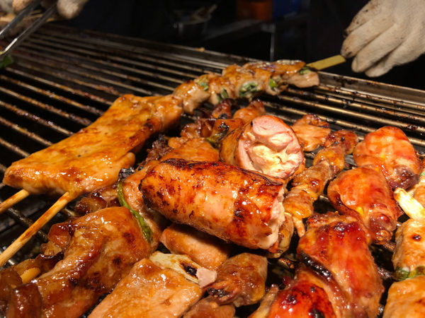 旱溪夜市 尚好烤肉,新鮮現烤在久都值得,旱溪夜市排隊美食超大串烤肉。