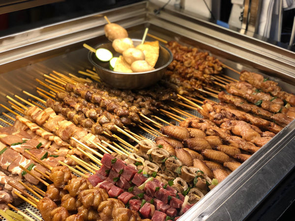 旱溪夜市 尚好烤肉,新鮮現烤在久都值得,旱溪夜市排隊美食超大串烤肉。